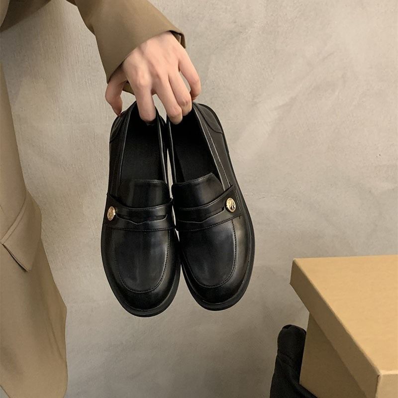 SampleFaux Leather / Patent Leather Penny Loafers