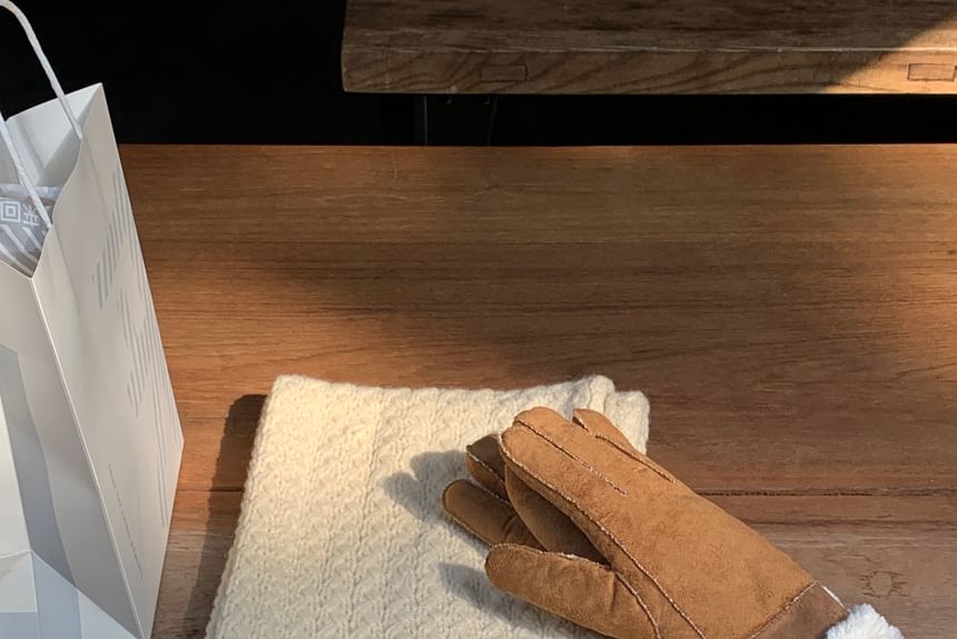 Suede Plain Fluffy Faux Gloves Trim