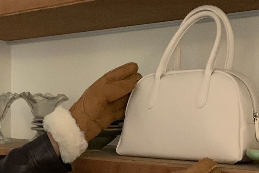 Suede Plain Fluffy Faux Gloves Trim