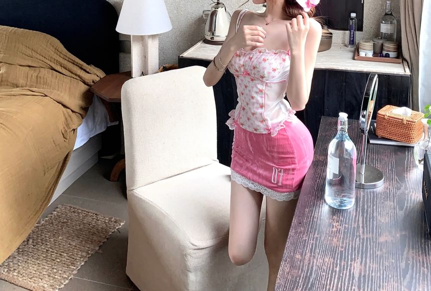 Sample Floral Bow Print Mest Panel Ruffle Camisole Top / High Rise Patterned Lace Trim Mini Pencil Skirt