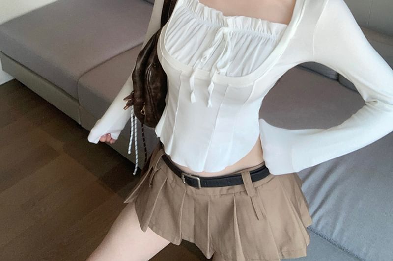 Sample Long-Sleeve Square-Neck Plain Shirred Crop Top