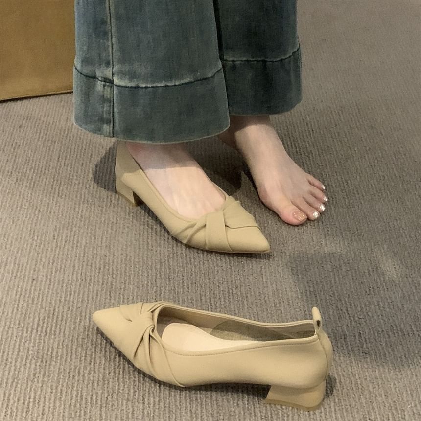 Chunky Heel Pointed Toe Plain Twisted Faux Leather Pumps