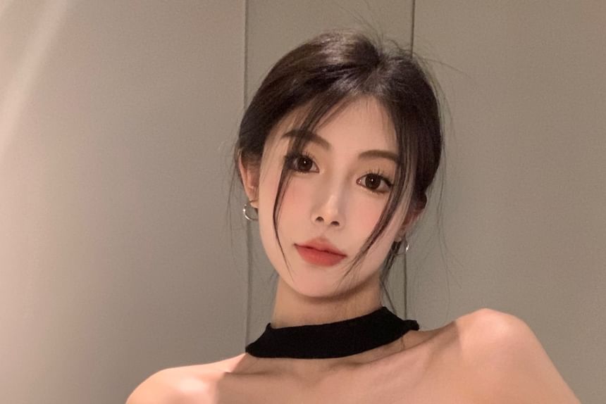 Short-Sleeve Halter Neck Off Shoulder Plain Slim Fit Crop Top