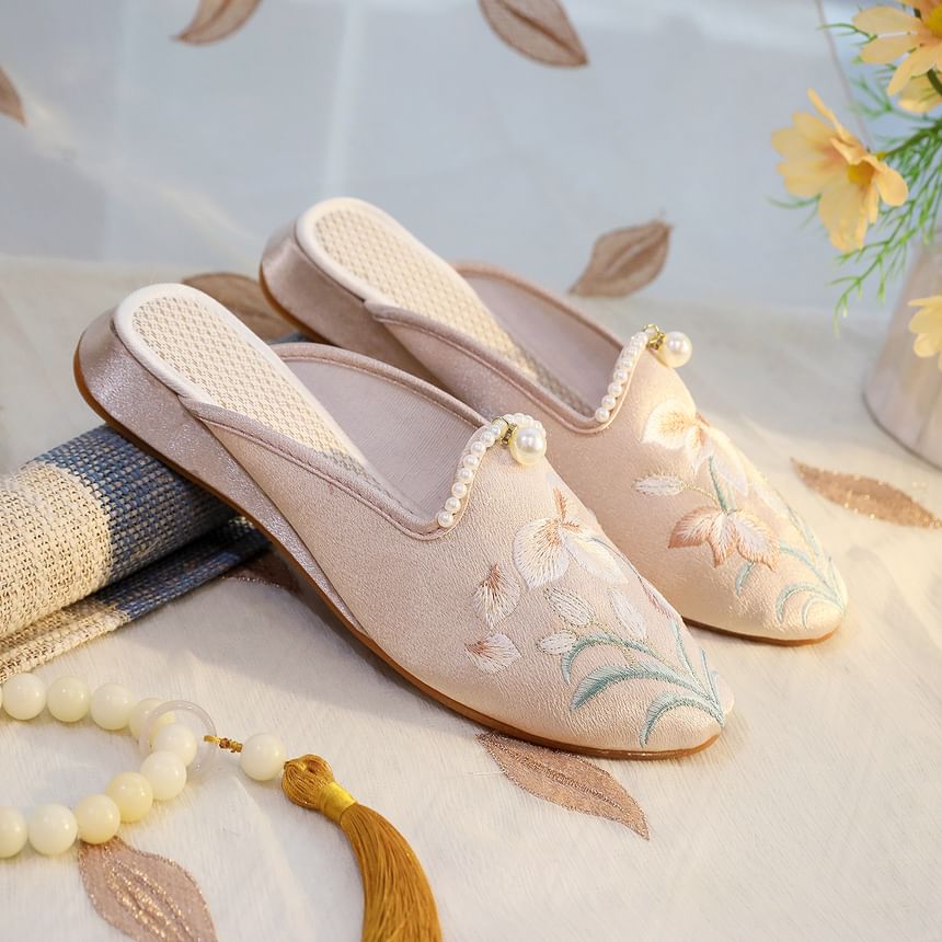 Faux Floral Pearl Mules Embroidered
