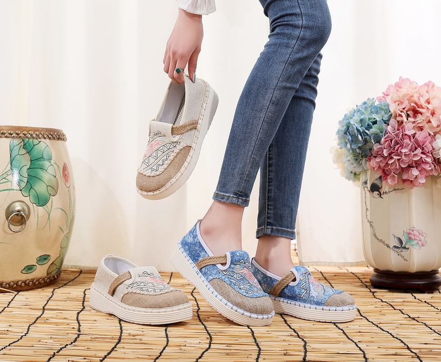 Platform Panel Slip Embroidered Ons