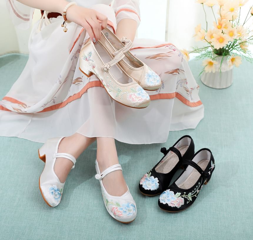 Pumps Floral Block Embroidery Heel