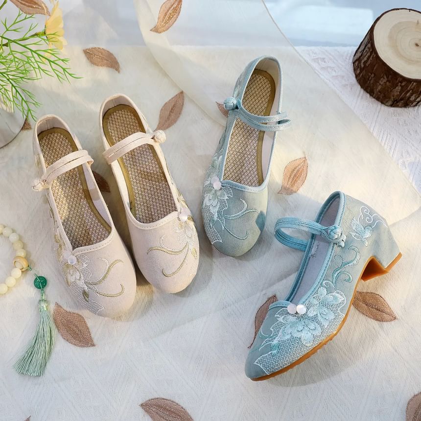 Shoes Embroidered Heel Block