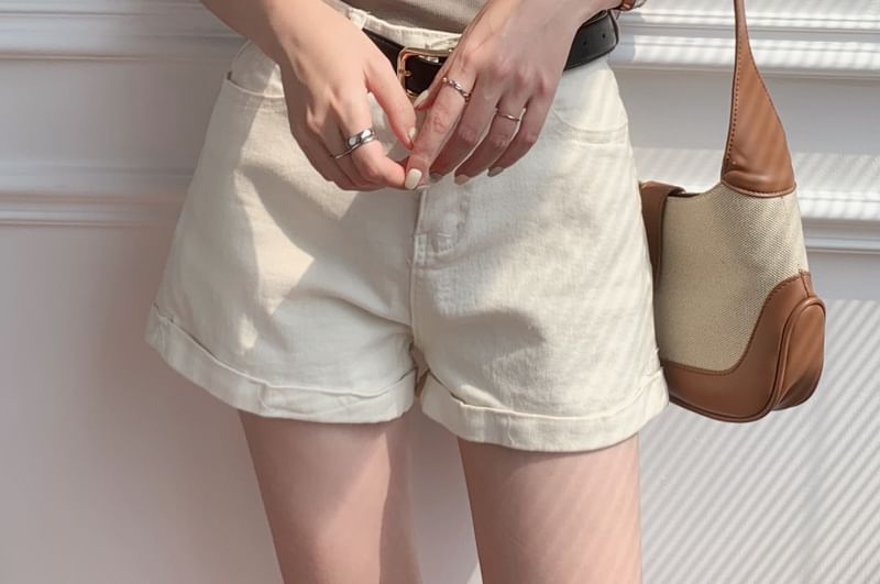 Short Scoop Plain Tee Neck Sleeve