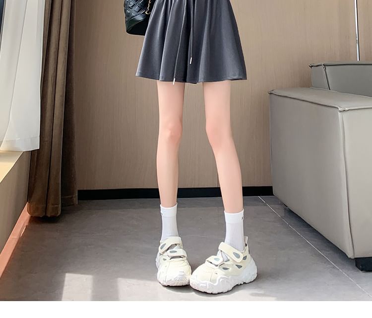 Drawstring Plain Waist Wide Leg Shorts