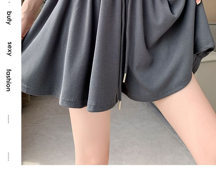 Drawstring Plain Waist Wide Leg Shorts