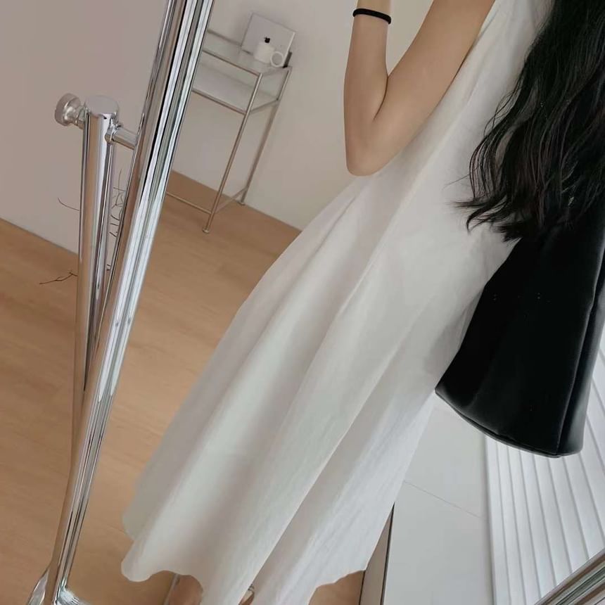 Sleeveless Crew Neck Plain Pleated Midi A-Line Dress