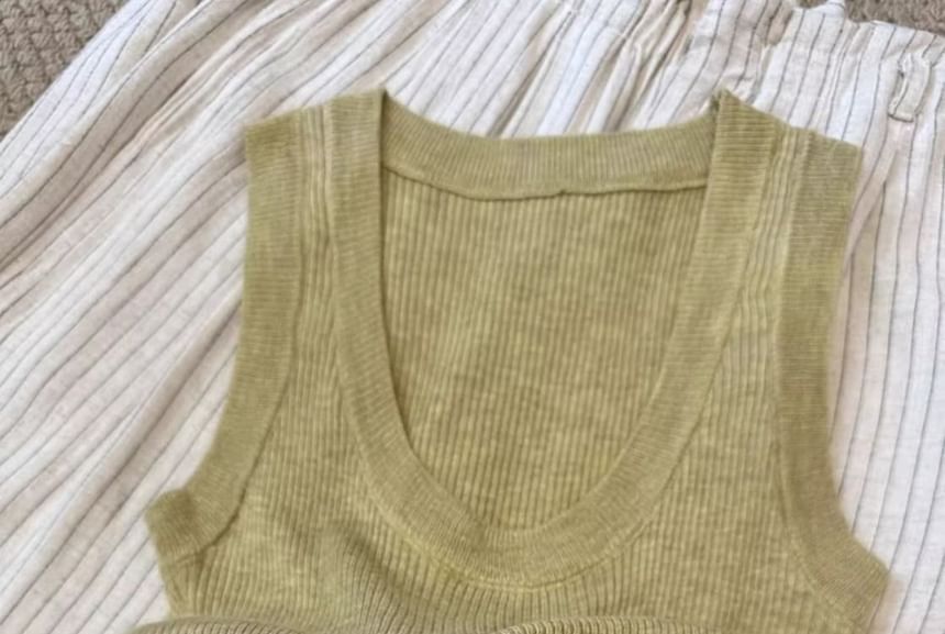 Scoop Neck Plain Knit Tank Top
