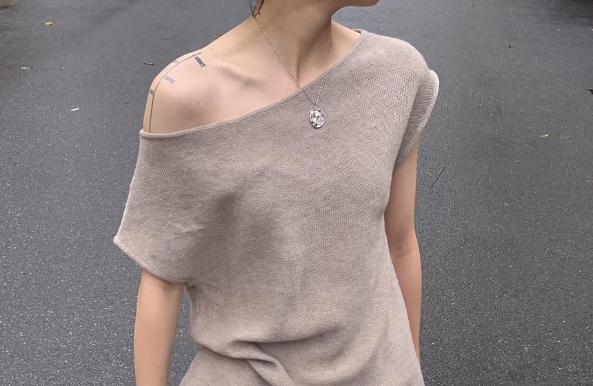 Knit Off-Shoulder Top Plain Short-Sleeve