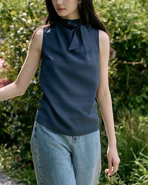 Sleeveless Neck Mock Blouse Plain