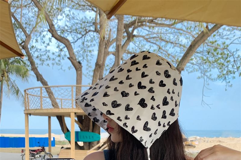 Bonnet Heart Hat