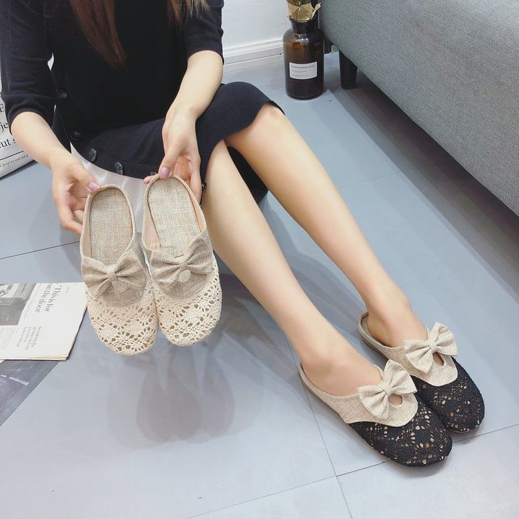 Cutout Round Bow Toe Mules