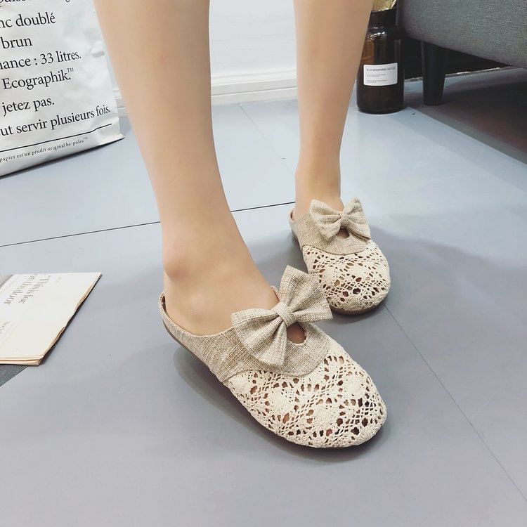 Cutout Round Bow Toe Mules