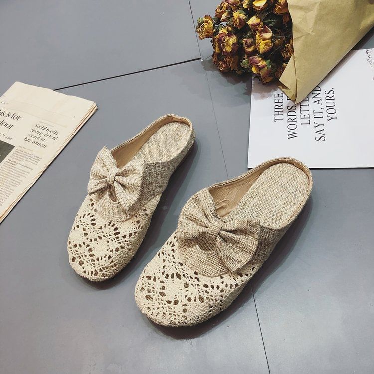 Cutout Round Bow Toe Mules