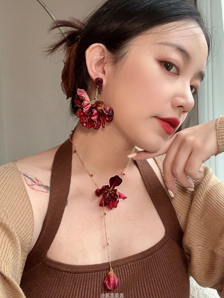 Alloy Necklace Petal Lariat