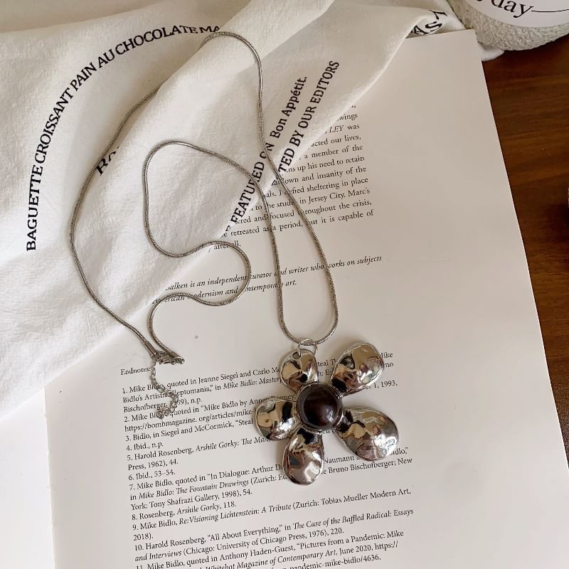 Statement Snake Flower Pendant Necklace Chain