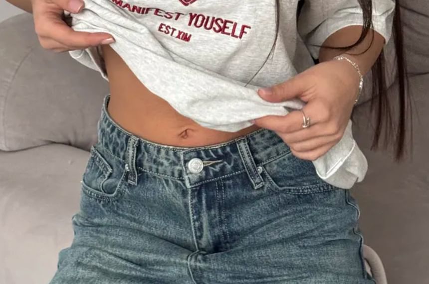 Neck Elbow-Sleeve Lettering Crew Embroidered Tee