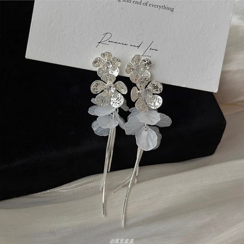 Drop Shell Earring Fringed Flower