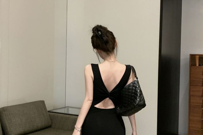 Sleeveless Maxi Neckline Bowknot Dress Backless
