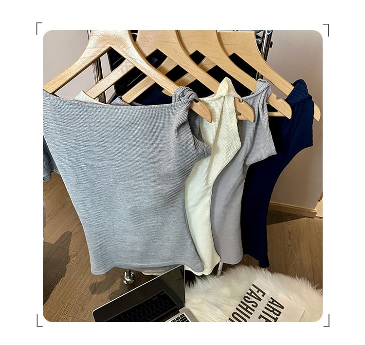 Tee Plain Asymmetrical Short-Sleeve