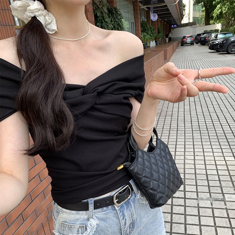 Shoulder Twisted Off Short-Sleeve Plain Top