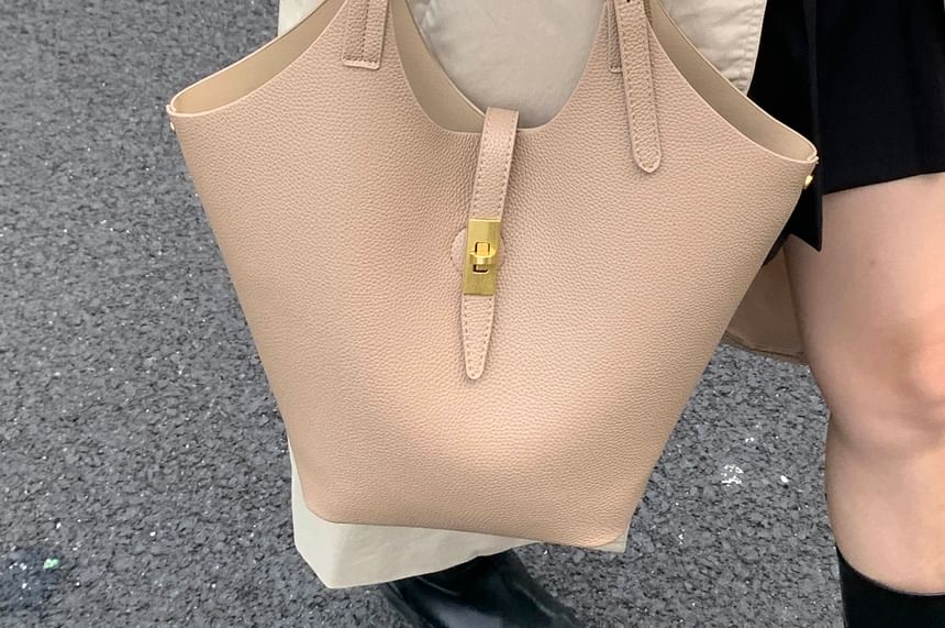 Buckle Pouch With Bag Shoulder