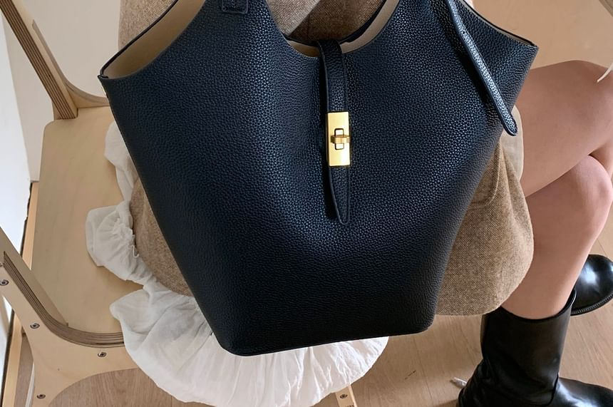 Buckle Pouch With Bag Shoulder