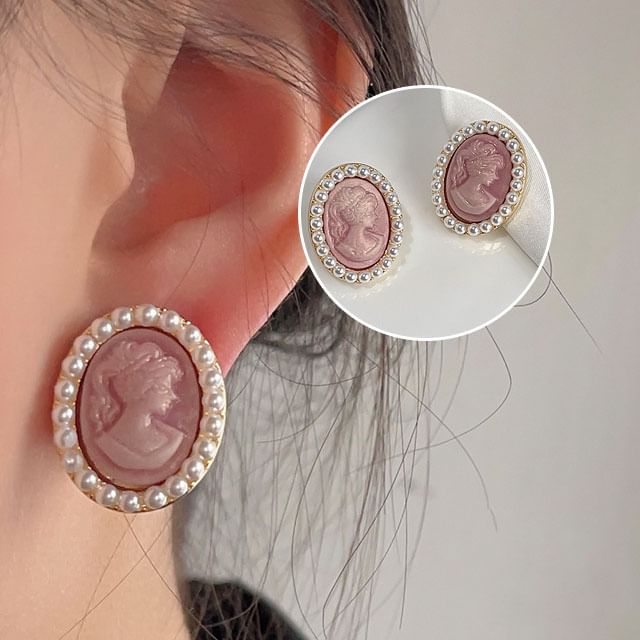 Clip-On Faux Earring Pearl Face