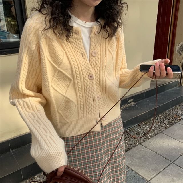 Knit Button-Up Cable Plain Cardigan