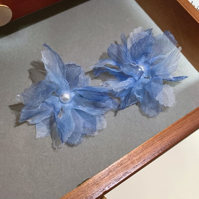 Faux Pearl Floral Mesh Ear Stud