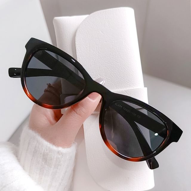 Sample Vintage Polarized Sunglasses