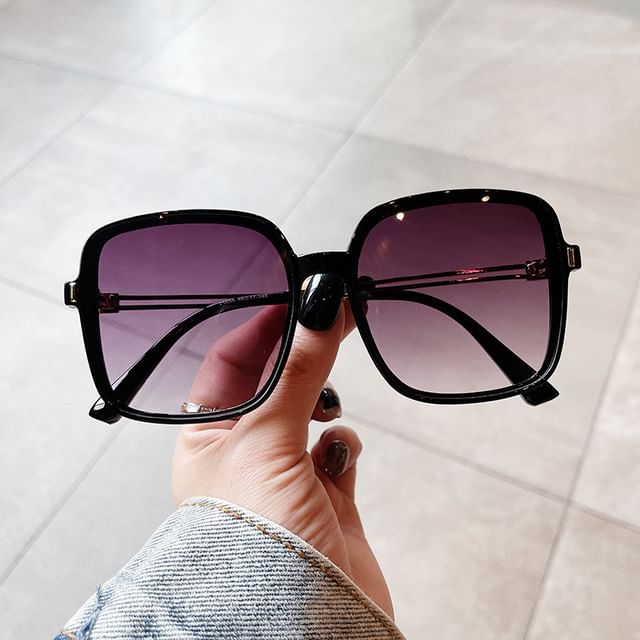 Sample Square Frame Oversized Sunglasses