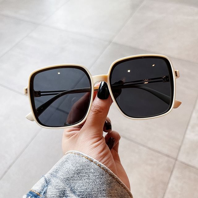 Sample Square Frame Oversized Sunglasses