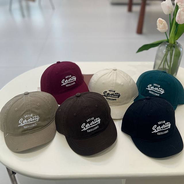 Lettering Cap Brim Short Embroidered