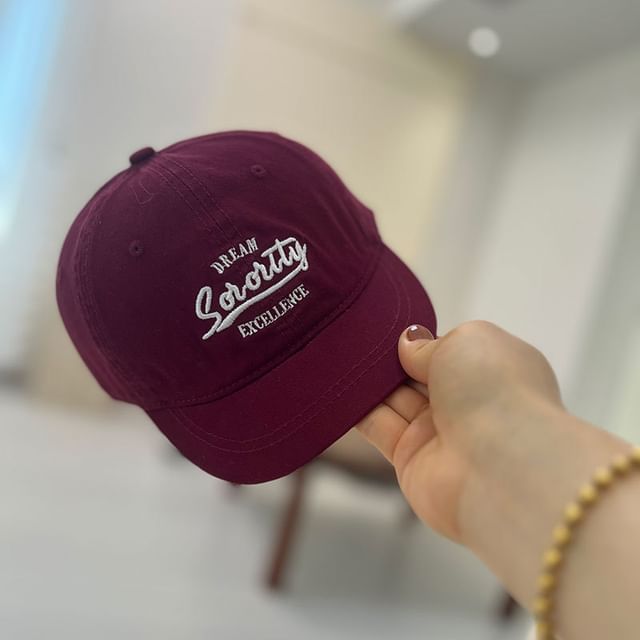 Lettering Cap Brim Short Embroidered