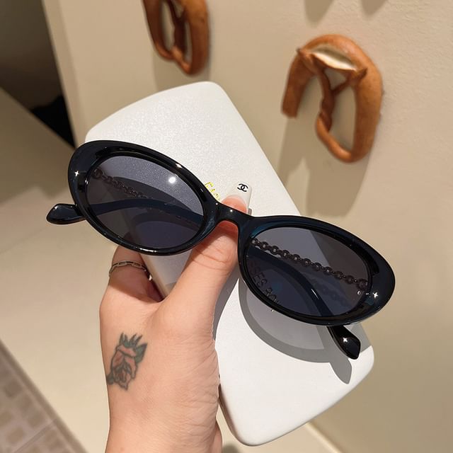 SampleOval Plastic Sunglasses