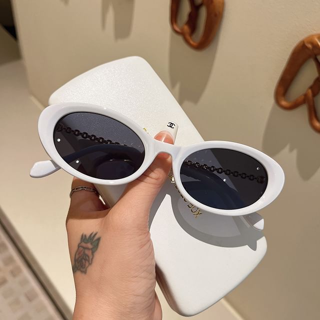 SampleOval Plastic Sunglasses