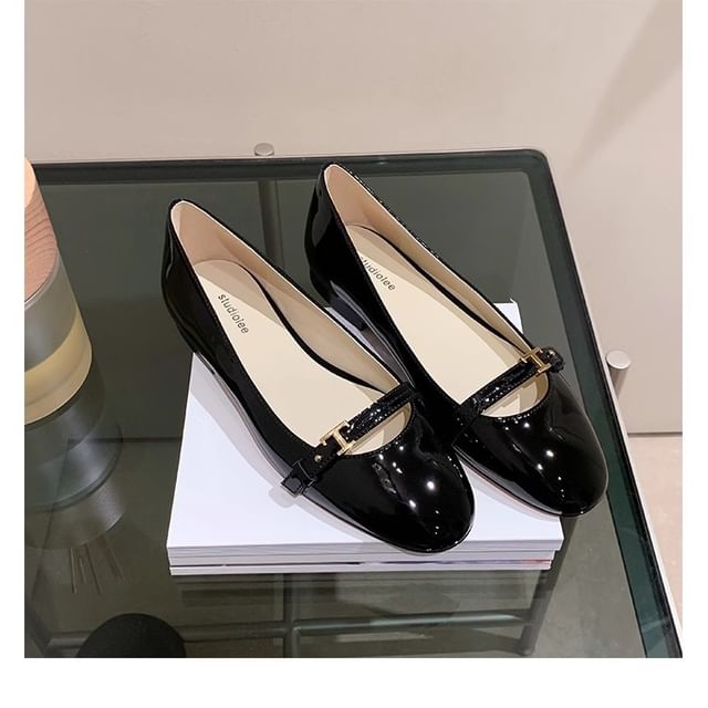 Wholesale SampleAlmond Toe Mary Jane Shoes