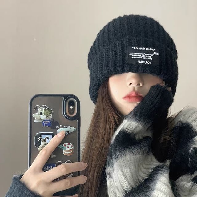 Beanie Ribbed Applique Knit