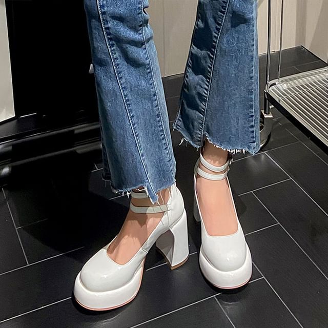 SamplePlatform Chunky Heel Round Toe Mary Jane Pumps