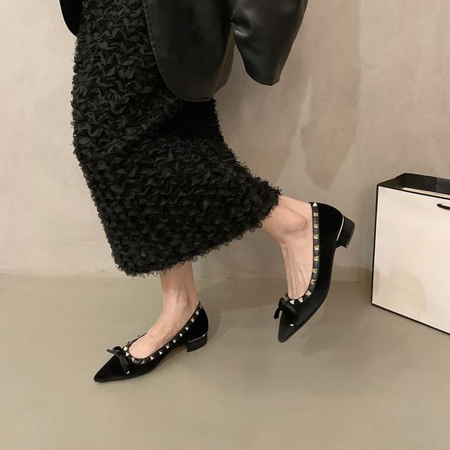 Pointed Toe Bow Studded Velvet Pumps
