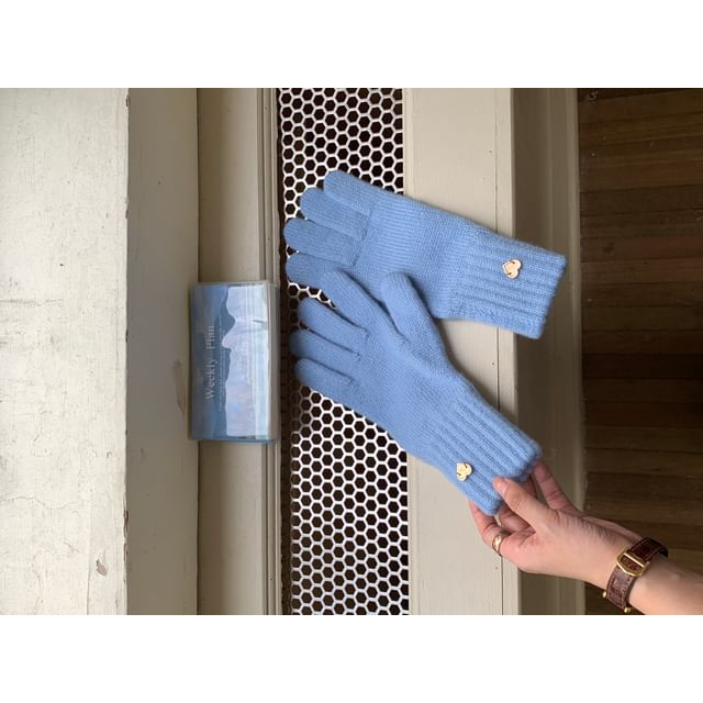 Knit Heart Buttoned Gloves