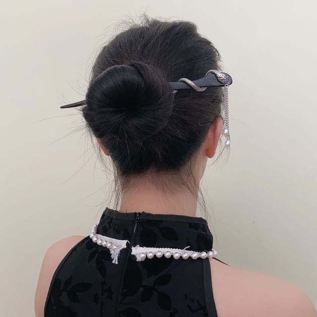 Sample Snake Faux Pearl Fringed Hair Stick
