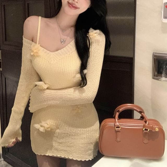Sheath Accent Slip Flower Mini Knit Long-Sleeve Dress Neck / V