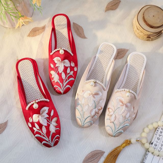 Faux Floral Pearl Mules Embroidered