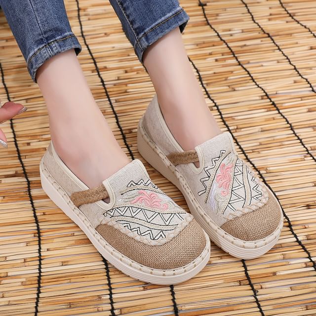 Platform Panel Slip Embroidered Ons